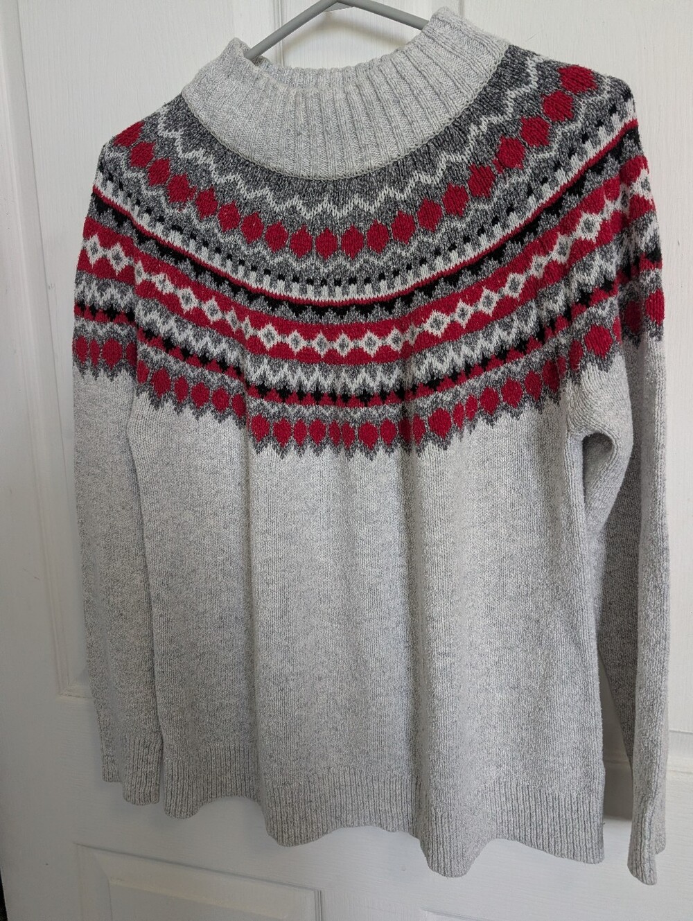 Northern Reflections 90s Cozy Gray and Red Patterned Nordic Crewneck Sweater